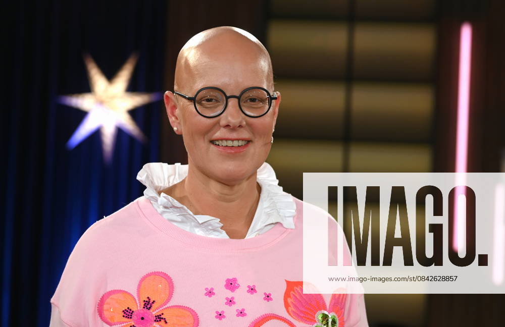 Pediatric oncologist and stand-up paddler Birgit Burkhardt as a guest on the WDR talk show Kölner Treff