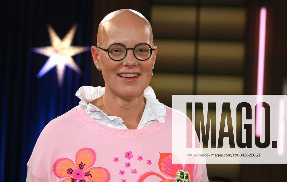 Pediatric oncologist and stand-up paddler Birgit Burkhardt as a guest on the WDR talk show Kölner Treff