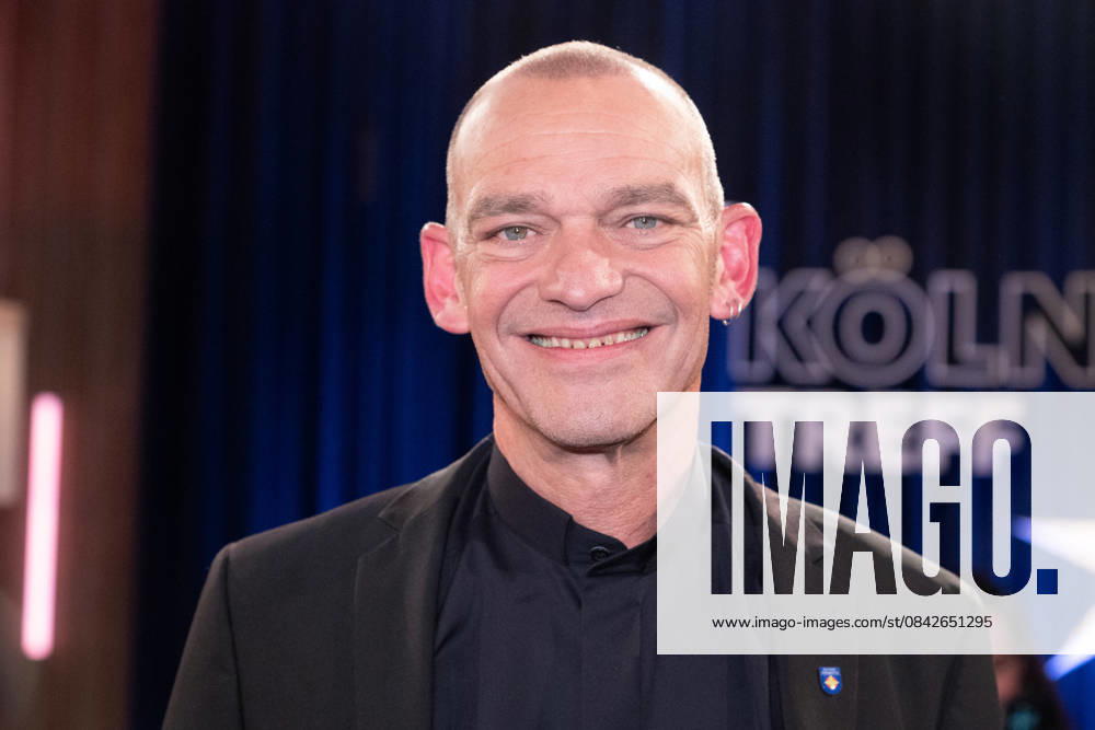 Albi ROEBKE, pastor, portrait, portrait, portrait, cropped single image, single motif, guest in the program ,,Koelner Treff,, on WDR television
