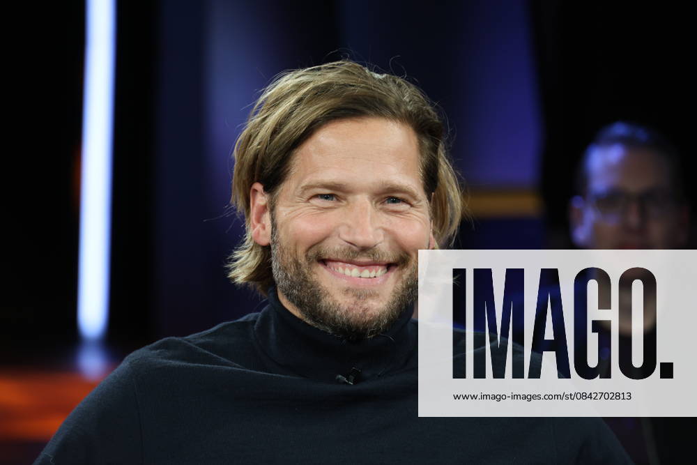 Sebastian Ströbel, actor, guest on the NDR Talk Show on 12 12 2025, photo session before the live broadcast on the 3 program of NDR television in the Hamburg Lokstedt television studio
