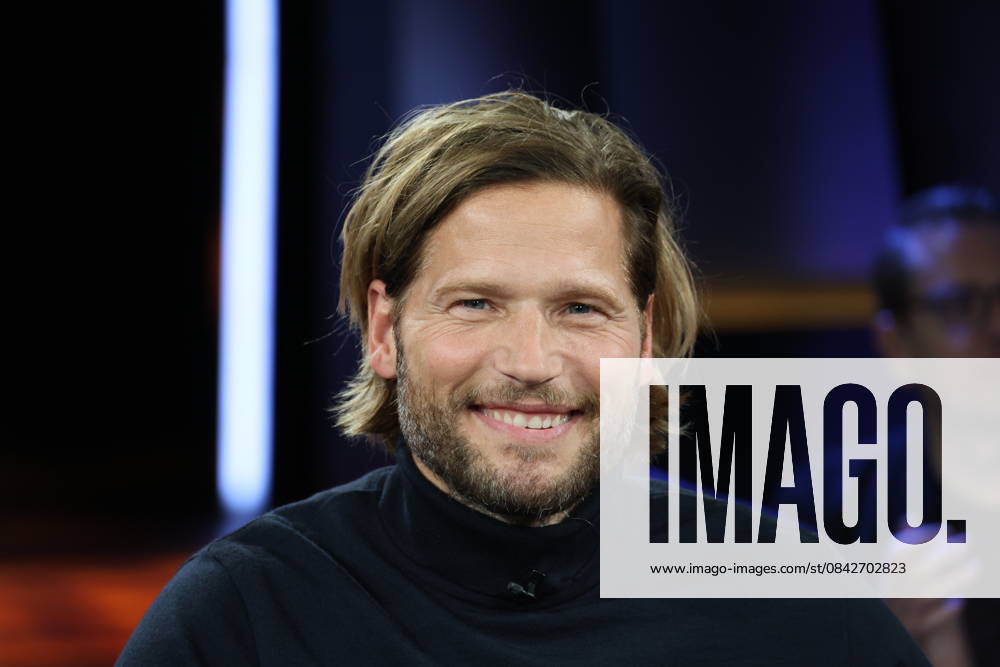 Sebastian Ströbel, actor, guest on the NDR Talk Show on 12 12 2025, photo session before the live broadcast on the 3 program of NDR television in the Hamburg Lokstedt television studio