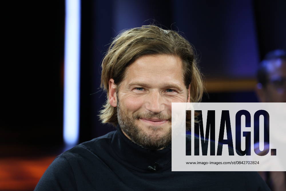 Sebastian Ströbel, actor, guest on the NDR Talk Show on 12 12 2025, photo session before the live broadcast on the 3 program of NDR television in the Hamburg Lokstedt television studio