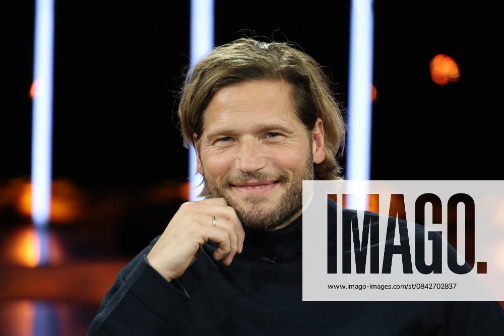 Sebastian Ströbel, actor, guest on the NDR Talk Show on 12 12 2025, photo session before the live broadcast on the 3 program of NDR television in the Hamburg Lokstedt television studio