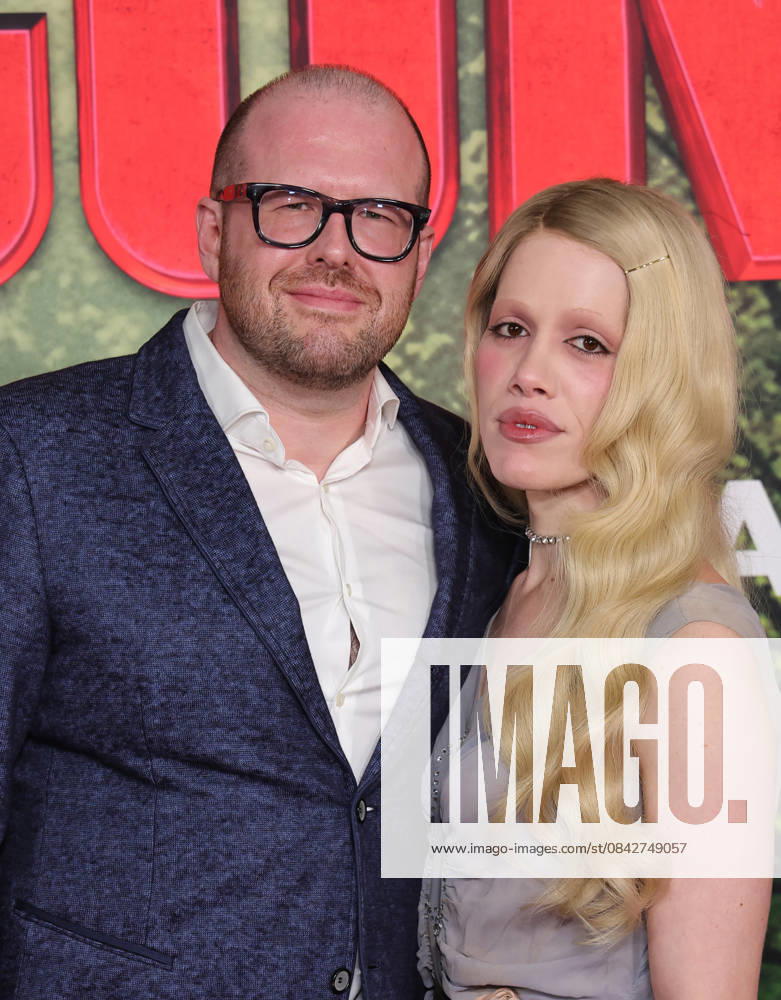 Los Angeles, California -Evan Daugherty, Esther Harrington. Los Angeles Premiere Of Columbia Pictures Anaconda held at The United Theater on Broadwayl.in Los Angeles. Photo
