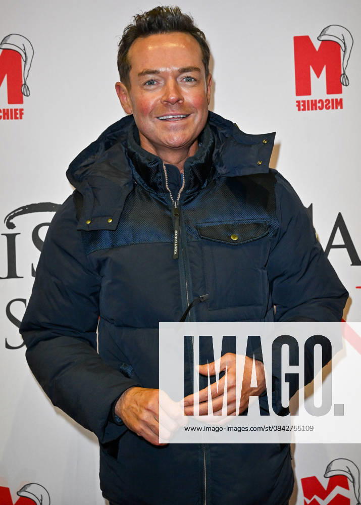 Gala Performance of Mischief s Christmas Carol Goes Wrong, Arrivals, London, UK. 14 December 2025 London, UK, 14 December 2025. Stephen Mulhern attends the Gala Performance of Mischief s Christmas Carol Goes Wrong at the Apollo Theatre, London, UK., Credit:Lee Floyd Avalon UK, London, Apollo Theatre