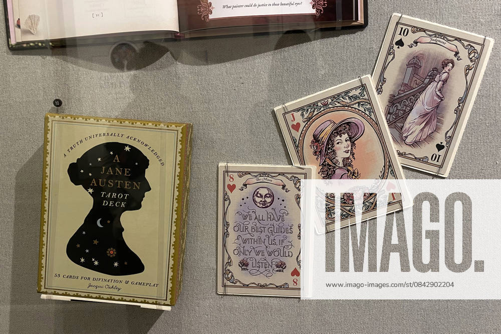 Photograph showing Tarot cards with quotes from British writer Jane Austen at the exhibition ‘Paper Jane: 250 Years of Austen’ in New York, USA, 16 December 2025 . Despite her short life, Austen (1775-1817) left behind an enduring legacy that the Grolier Club, a society of bibliophiles in New York, will explore in detail until February. New York displays a love letter to Jane Austen and her 250-year legacy !ACHTUNG: NUR REDAKTIONELLE NUTZUNG!