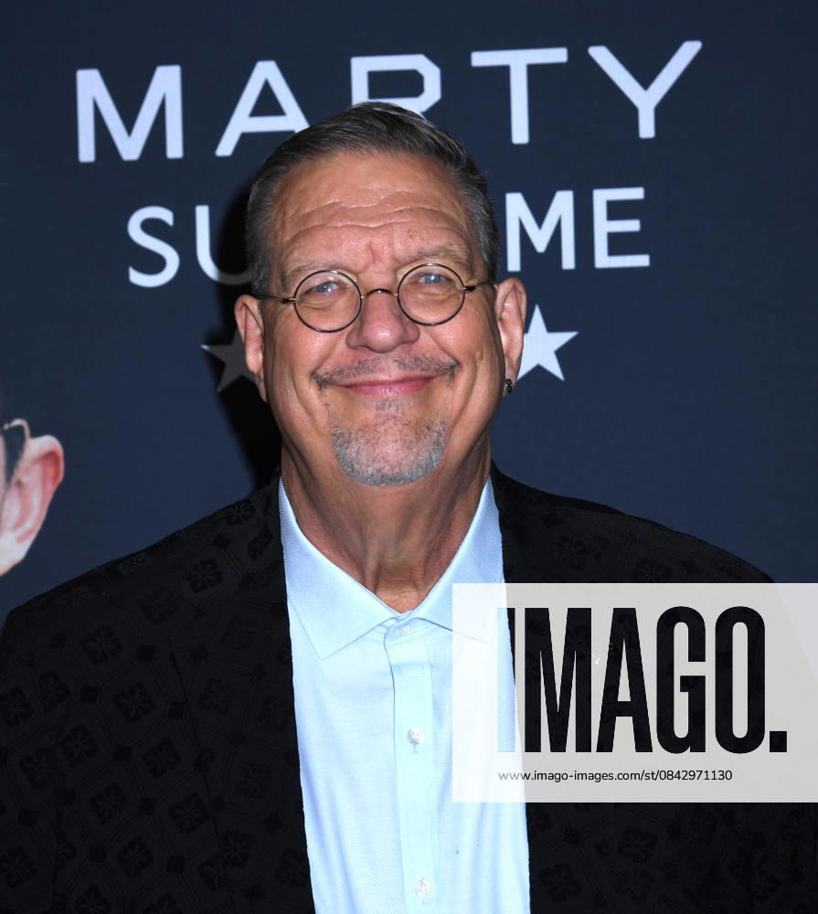 Penn Jillette attends A24 s Marty Supreme New York Premiere. Held at Regal Times Square in New York. Zuma Press December 16, 2025. New York United States - ZUMAp281 20251216_zea_p281_293
