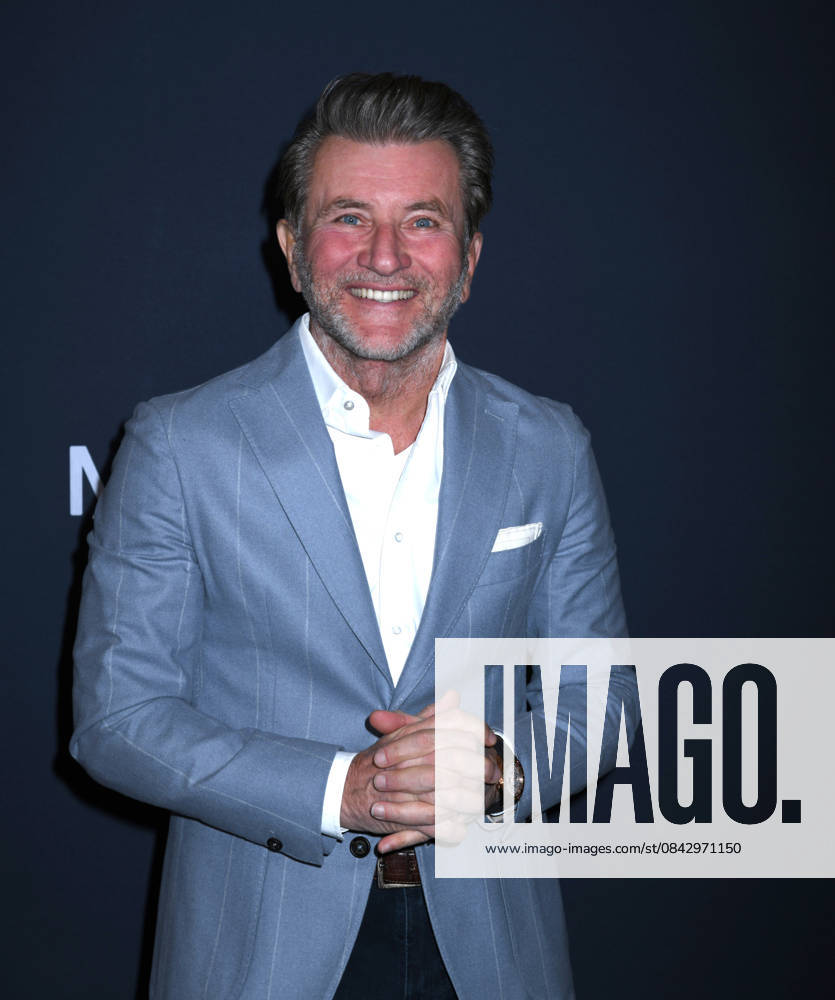 Robert Herjavec attends A24 s Marty Supreme New York Premiere. Held at Regal Times Square in New York. Zuma Press December 16, 2025. New York United States - ZUMAp281 20251216_zea_p281_297