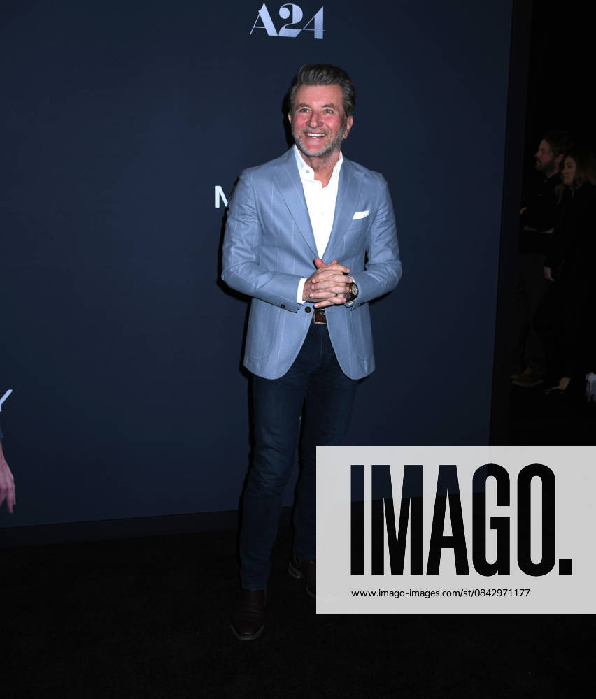 Robert Herjavec attends A24 s Marty Supreme New York Premiere. Held at Regal Times Square in New York. Zuma Press December 16, 2025. New York United States - ZUMAp281 20251216_zea_p281_305