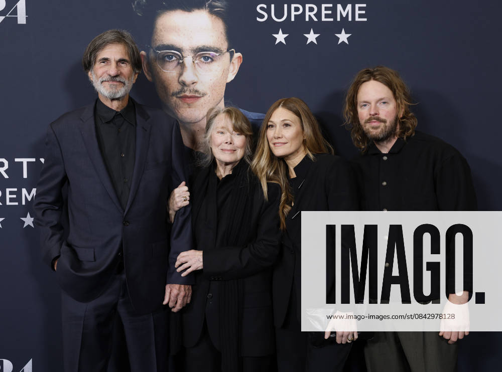 Sissy Spacek, Jack Fisk, Schuyler Fisk and Colin Killalea arrive on the red carpet for A24 s Marty Supreme New York Premiere on Tuesday, December 16, 2025 in New York City. NYP20251216158 JohnxAngelillo