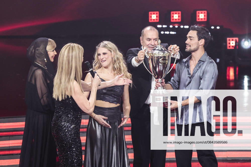 TV show Dancing with the Stars, the finale. Pictured is Fabio Fognini and Giada Lini, who finished third. Rome, Italy 20 December 2025 Rome Italy - ZUMAa289 20251221_zia_a289_027