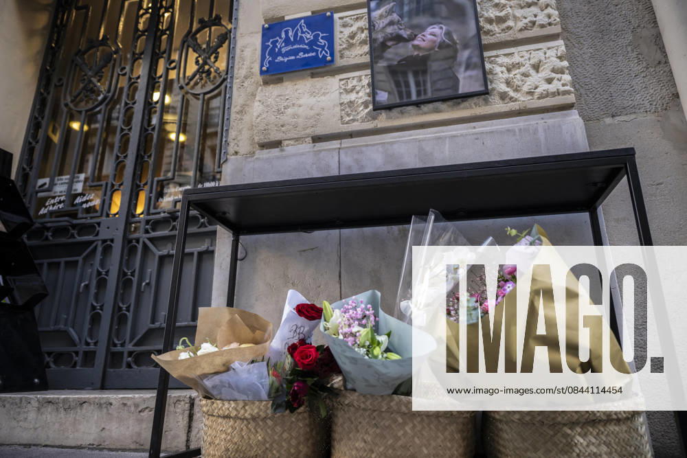 Flowers at Fondation Brigitte Bardot After Actress Death - Paris This picture shows the entrance of the Fondation Brigitte Bardot with a flowers set on the door following the death of French actress and animal rights activist Brigitte Bardot in Paris on December 28, 2025. Photo by Eliot Blondet ABACAPRES.COM Paris Ile-de-France France