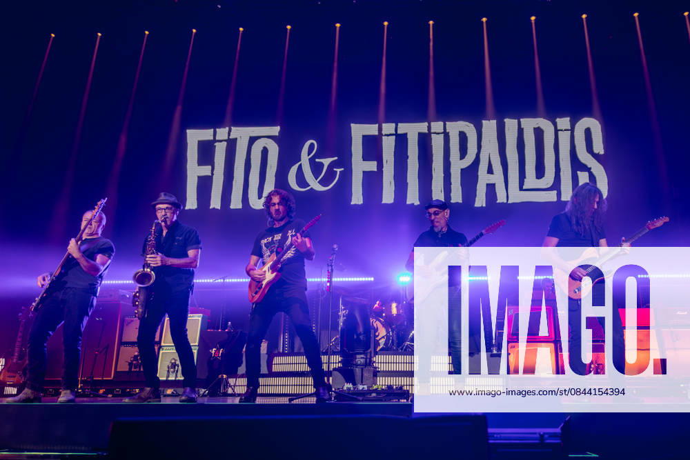 Fito Fitipaldis performs at the Movistar Arena The musical group Fito Fitipaldis during their concert at the Movistar Arena, on December 29, 2025, in Madrid Spain Fito y Fitipaldis return to the Movistar Arena in Madrid more than two years later, within their tour Aullidos Tour, in which they will combine their classic songs with new songs On the stage also sounds El monte de los aullidos, their eighth album Espana