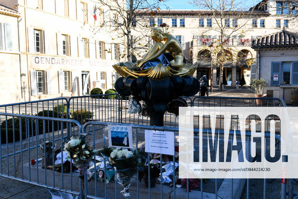 Brigitte Bardot Statue Memorial - Saint Tropez A memorial takes shape around the statue of Brigitte Bardot in Saint Tropez, France on December 30, 2025, as flowers and farewell messages are left by visitors following the death of the actress, singer and animal rights activist at the age of 91. Photo by Florian Poitout ABACAPRESS.COM Saint-Tropez France