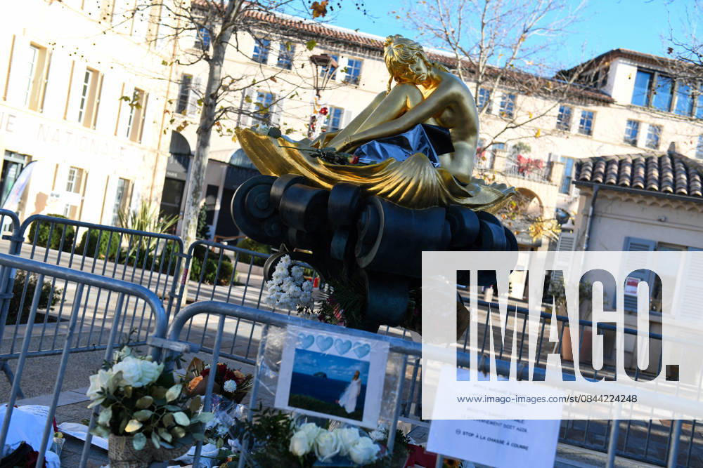 Brigitte Bardot Statue Memorial - Saint Tropez A memorial takes shape around the statue of Brigitte Bardot in Saint Tropez, France on December 30, 2025, as flowers and farewell messages are left by visitors following the death of the actress, singer and animal rights activist at the age of 91. Photo by Florian Poitout ABACAPRESS.COM Saint-Tropez France