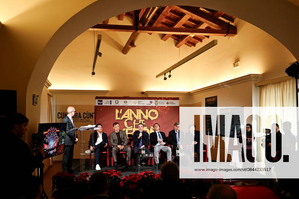 Press conference for the presentation of RAI s New Year s Eve program, L anno che verro , at the S. Giovanni Complex, Catanzaro. Pictured: Seated from left: Williams Di Liberatore, Prime Time Entertainment Director; Marco Liorni, host; Roberto Occhiuto, President of the Calabria Region; Nicola Fiorita, Mayor of Catanzaro; Sergio Santo, CEO of RAI COM; Anton Giulio Grande, President of the Calabria Film Commission. Catanzaro, Italy 30 December 2025 Catanzaro Italy - ZUMAa289 20251230_zia_a289_059