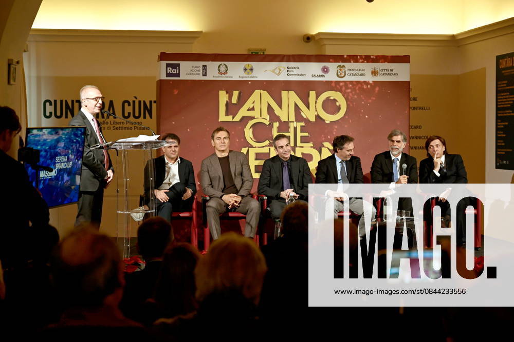 Press conference for the presentation of RAI s New Year s Eve program, L anno che verro , at the S. Giovanni Complex, Catanzaro. Pictured: Seated from left: Williams Di Liberatore, Prime Time Entertainment Director; Marco Liorni, host; Roberto Occhiuto, President of the Calabria Region; Nicola Fiorita, Mayor of Catanzaro; Sergio Santo, CEO of RAI COM; Anton Giulio Grande, President of the Calabria Film Commission. Catanzaro, Italy 30 December 2025 Catanzaro Italy - ZUMAa289 20251230_zia_a289_061