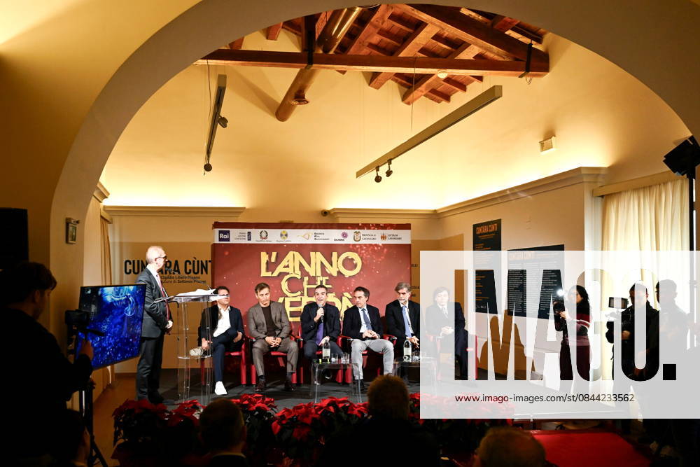 Press conference for the presentation of RAI s New Year s Eve program, L anno che verro , at the S. Giovanni Complex, Catanzaro. Pictured: Seated from left: Williams Di Liberatore, Prime Time Entertainment Director; Marco Liorni, host; Roberto Occhiuto, President of the Calabria Region; Nicola Fiorita, Mayor of Catanzaro; Sergio Santo, CEO of RAI COM; Anton Giulio Grande, President of the Calabria Film Commission. Catanzaro, Italy 30 December 2025 Catanzaro Italy - ZUMAa289 20251230_zia_a289_063