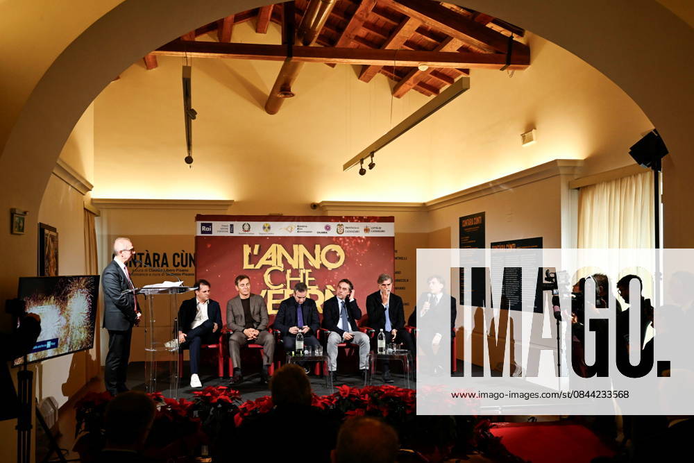Press conference for the presentation of RAI s New Year s Eve program, L anno che verro , at the S. Giovanni Complex, Catanzaro. Pictured: Seated from left: Williams Di Liberatore, Prime Time Entertainment Director; Marco Liorni, host; Roberto Occhiuto, President of the Calabria Region; Nicola Fiorita, Mayor of Catanzaro; Sergio Santo, CEO of RAI COM; Anton Giulio Grande, President of the Calabria Film Commission. Catanzaro, Italy 30 December 2025 Catanzaro Italy - ZUMAa289 20251230_zia_a289_068