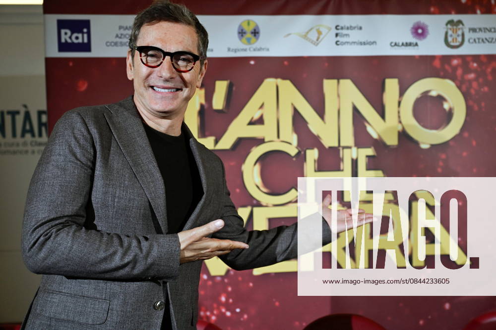 Press conference for the presentation of RAI s New Year s Eve program, L anno che verro , at the S. Giovanni Complex, Catanzaro. Pictured is Marco Liorni, host. Catanzaro, Italy 30 December 2025 Catanzaro Italy - ZUMAa289 20251230_zia_a289_071