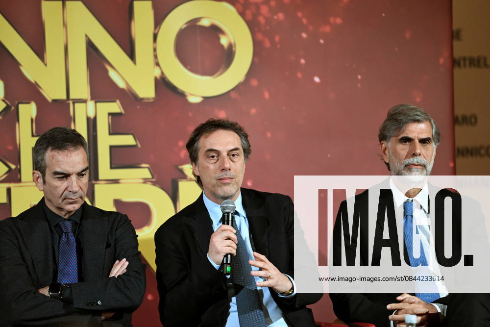 Press conference for the presentation of RAI s New Year s Eve program, L anno che verro , at the S. Giovanni Complex, Catanzaro. Pictured: Seated from left: Roberto Occhiuto, President of the Calabria Region; Nicola Fiorita, Mayor of Catanzaro; Sergio Santo, CEO of RAI COM Catanzaro, Italy 30 December 2025 Catanzaro Italy - ZUMAa289 20251230_zia_a289_075