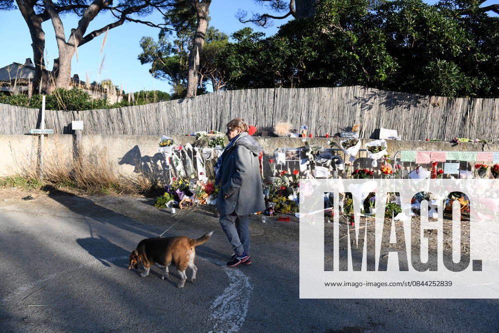 Hommage To Brigitte Bardot Outside Her House - Saint Tropez Supporters of Brigitte Bardot lay flowers, objects representing animals, and letters in memory of Brigitte Bardot outside her home, in Saint Tropez, France, on December 30, 2025. Photo by Florian Poitout ABACAPRESS.COM Saint Tropez France