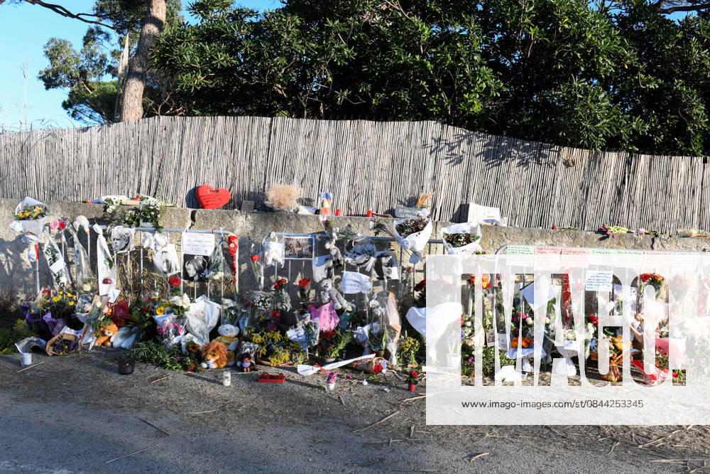 Hommage To Brigitte Bardot Outside Her House - Saint Tropez Supporters of Brigitte Bardot lay flowers, objects representing animals, and letters in memory of Brigitte Bardot outside her home, in Saint Tropez, France, on December 30, 2025. Photo by Florian Poitout ABACAPRESS.COM