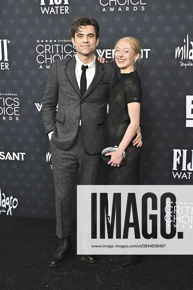 Patrick Ball and Elysia Roorbach at the 31 Critics Choice Awards 2026 at the Barker Hangar Santa Monica, 04 01 2026 Foto:xD.xStarbuckx xFuturexImagex critics_choice_6143