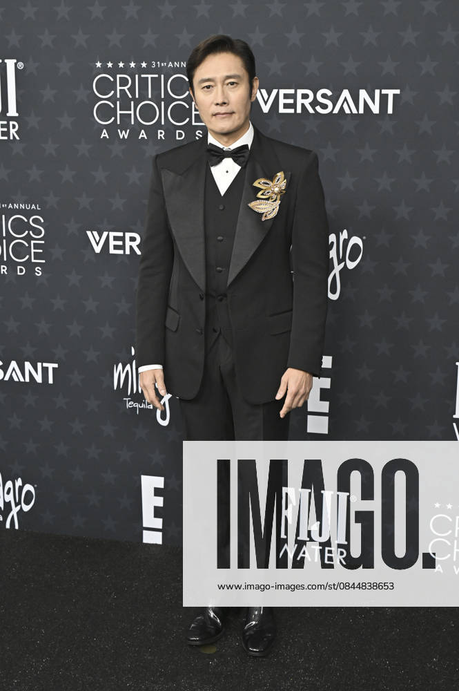 Lee Byung hun at the 31 Critics Choice Awards 2026 at the Barker Hangar Santa Monica, 04 01 2026 Foto:xD.xStarbuckx xFuturexImagex critics_choice_6158