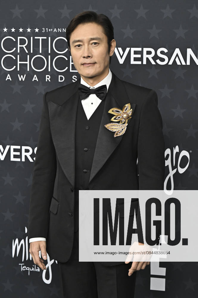 Lee Byung hun at the 31 Critics Choice Awards 2026 at the Barker Hangar Santa Monica, 04 01 2026 Foto:xD.xStarbuckx xFuturexImagex critics_choice_6159