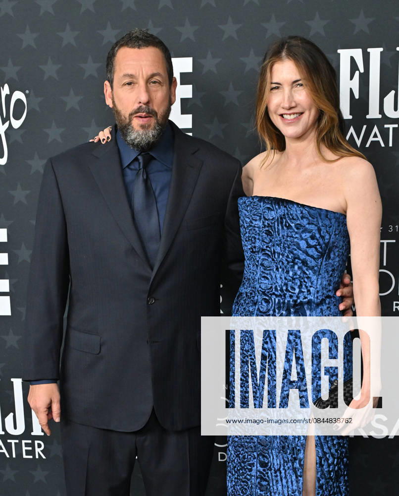 31st Annual Critics Choice Awards - Arrivals Adam Sandler and Jackie Sandler arriving to 31st Annual Critics Choice Awards - Arrivals at Barker Hanger on January 04, 2026 in Santa Monica, CA. Santa Monica Barker Hanger California USA