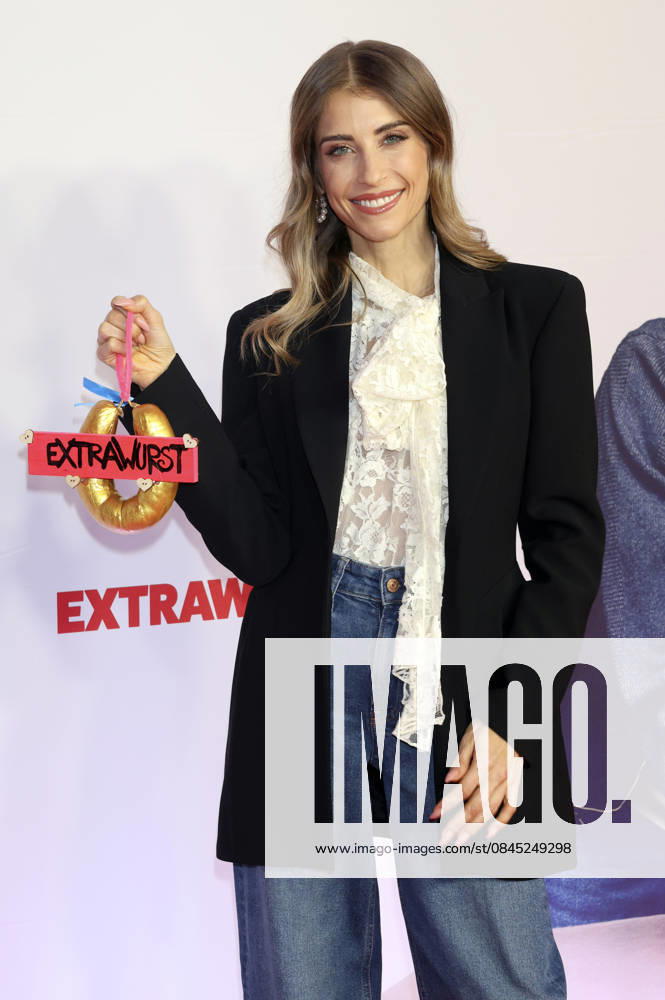 Cathy Hummels at the premiere of the movie Extrawurst at the Mathäser Filmpalast Munich, 08 01 2026 Foto:xD.xBedrosianx xFuturexImagex extrawurst_6611