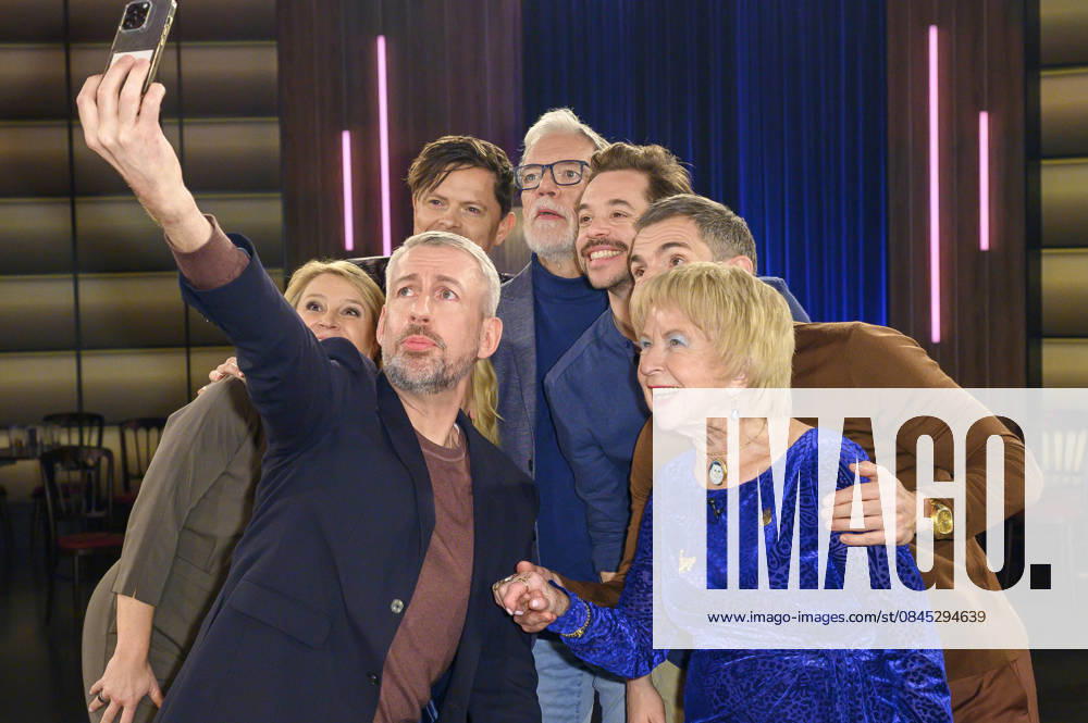 Susan Link, Michael Patrick Kelly, Sebastian Pufpaff, Wolfgang Trepper, Tobias Krell, Micky Beisenherz and Anneliese Hackmann at the recording of the WDR talk show Kölner Treff in WDR Studio BS 3 Cologne, 09 01 2026 Foto:xW.xRanderathx xFuturexImagex koelner_treff0901_6101