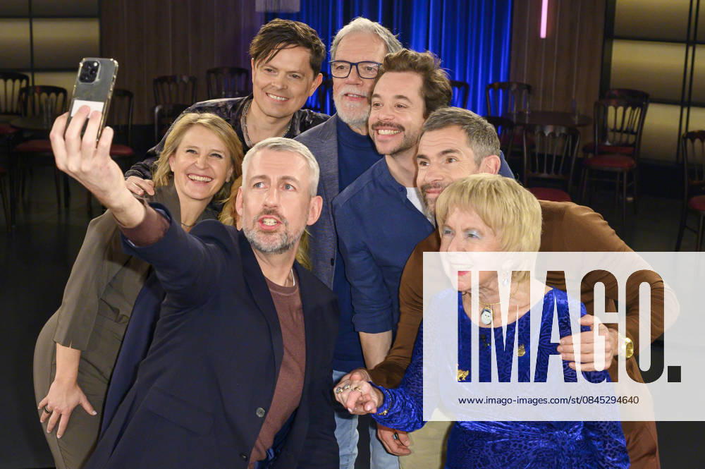 Susan Link, Michael Patrick Kelly, Sebastian Pufpaff, Wolfgang Trepper, Tobias Krell, Micky Beisenherz and Anneliese Hackmann at the recording of the WDR talk show Kölner Treff in WDR Studio BS 3 Cologne, 09 01 2026 Foto:xW.xRanderathx xFuturexImagex koelner_treff0901_6102