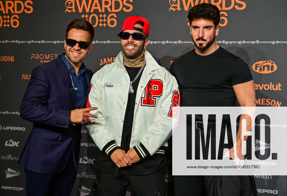 Content creators and guests pose on the black carpet during the third edition of the Army Awards, held on Saturday, January 10, at the Madrid Arena in Madrid. Known as the Ã¢â‚¬oeinternet anti-awards,Ã¢â‚¬Â the ceremony honors the most viral moments, trends, and personalities from social media over the past year in a script-free gala hosted by Ceciarmy and Santiago Segura. In the image Doble Nicky Jam Madrid SPAIN - ZUMAz108 20260110_znp_z108_195