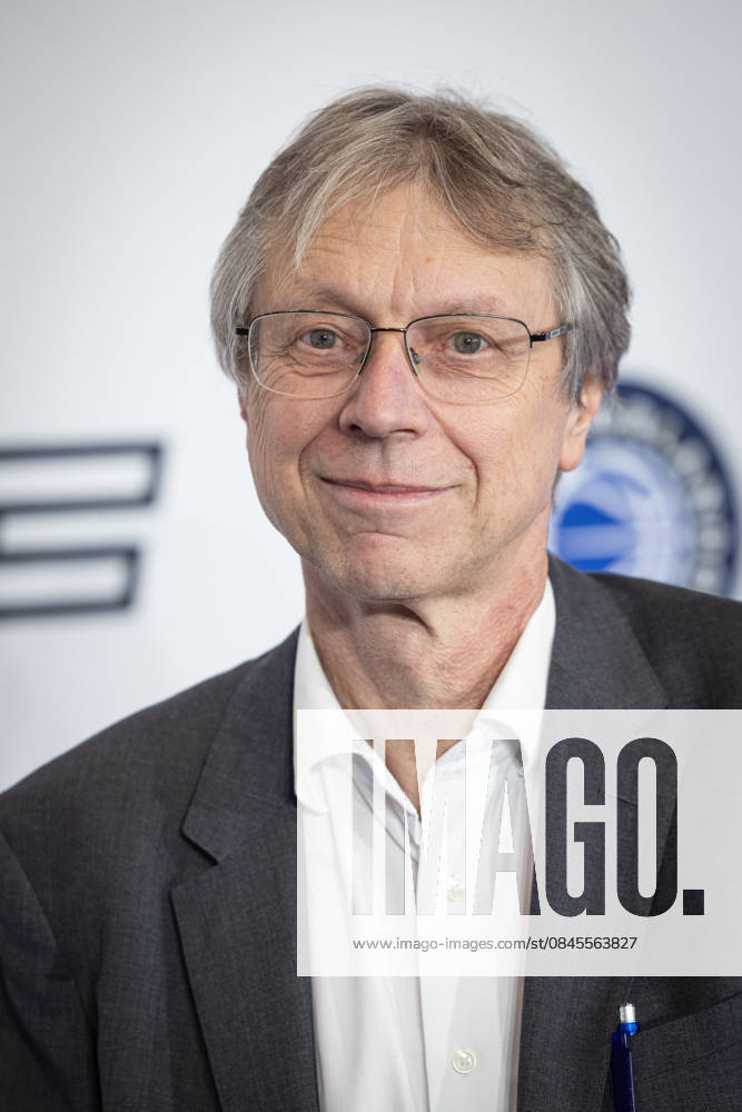 NBA Tip Off Dinner Axel Springer Walter Maria Straten Tip off Dinner Axel Springer Verlag invites you to a dinner at the publishing house in Berlin on the occasion of the NBA game on 15 01