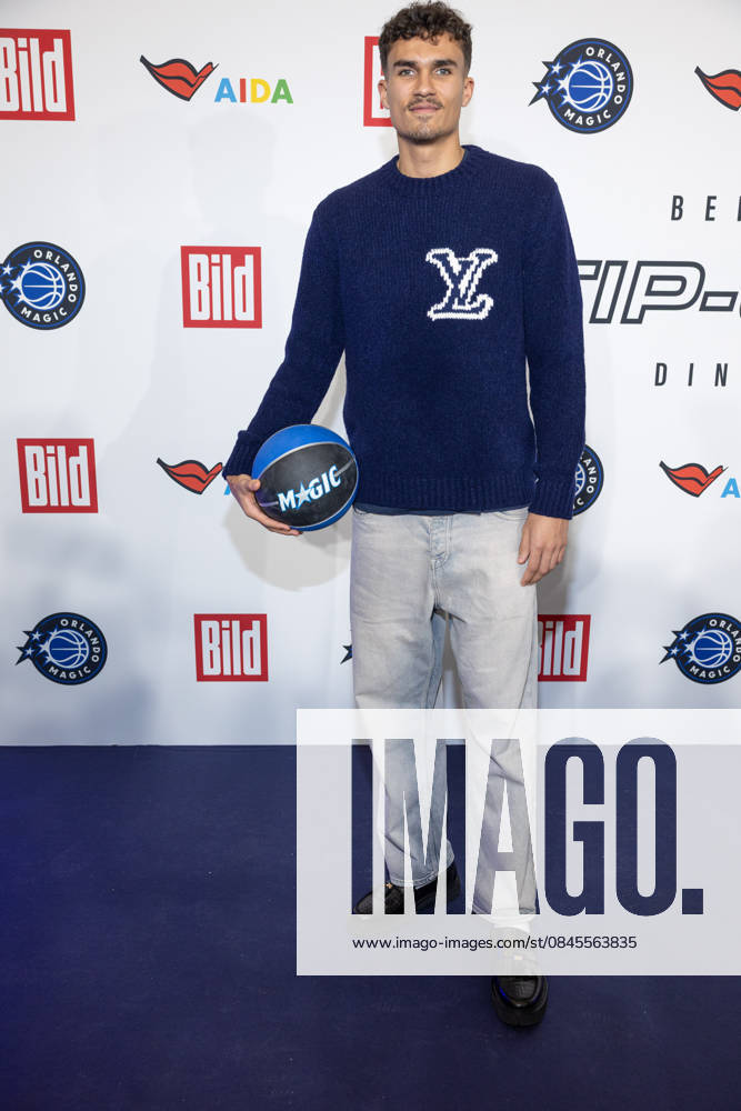NBA Tip Off Dinner Axel Springer Tristan da Silva Tip off Dinner Axel Springer Verlag invites you to a dinner at the publishing house in Berlin on the occasion of the NBA game on January 15th.