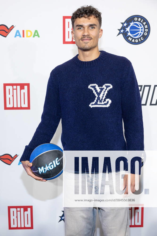 NBA Tip Off Dinner Axel Springer Tristan da Silva Tip off Dinner Axel Springer Verlag invites you to a dinner at the publishing house in Berlin on the occasion of the NBA game on January 15th.