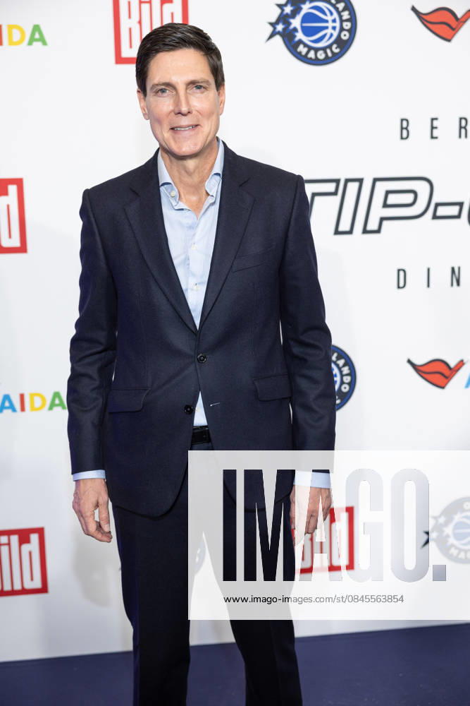 NBA Tip Off Dinner Axel Springer Marcus Höfl Founder and owner of the Kitzbühel-based MHM Group Tip off Dinner Axel Springer Verlag invites you to a dinner at the publishing house in Berlin on the occasion of the NBA game on January 15th.
