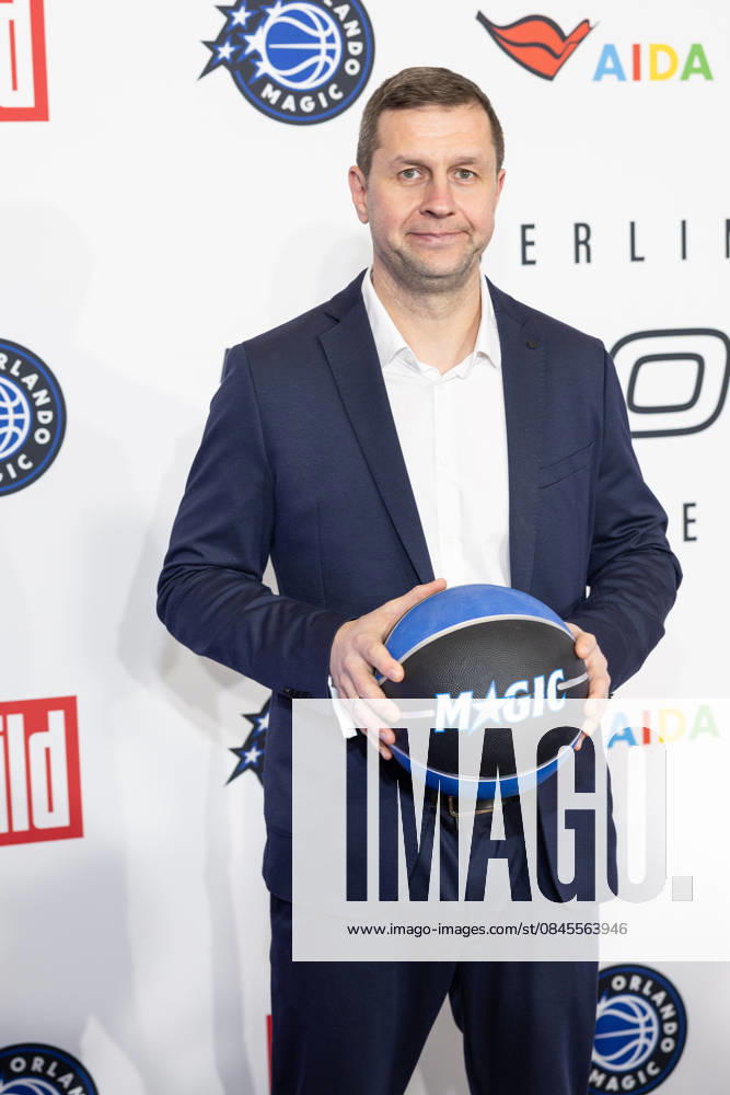 NBA Tip Off Dinner Axel Springer Alan Ibrahimagic Australian Basketball Coach Tip off Dinner Axel Springer Verlag invites you to a dinner at the publishing house in Berlin on the occasion of the NBA game on January 15th.