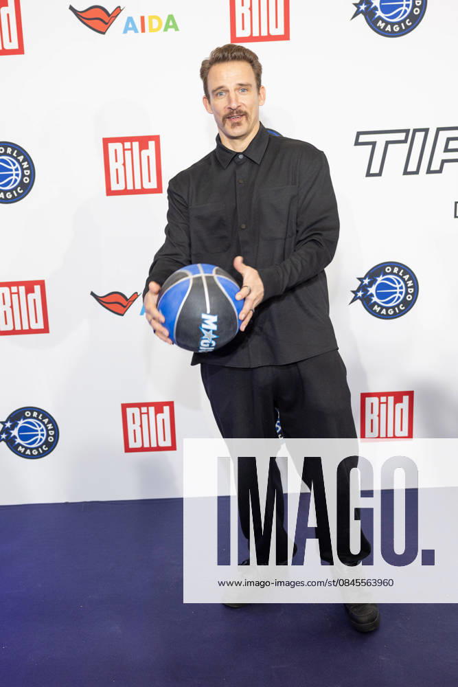 NBA Tip Off Dinner Axel Springer Heiko Schaffartzik German actor and former basketball player Tip off Dinner On the occasion of the NBA game on January 15, Axel Springer Verlag invites you to a dinner at the publishing house in Berlin