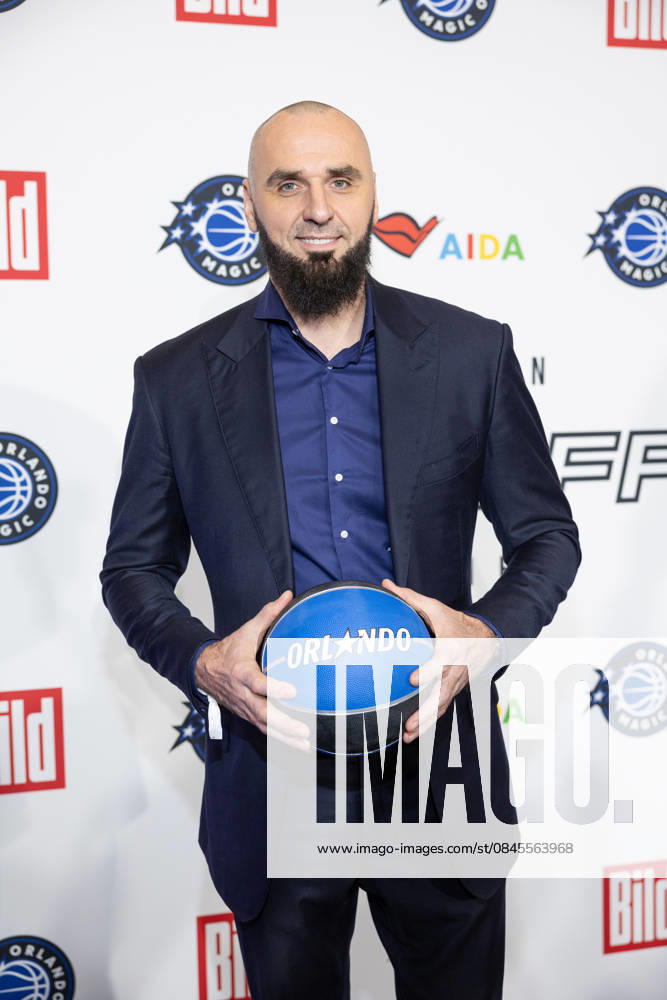 NBA Tip Off Dinner Axel Springer Marcin Gortat Tip off Dinner On the occasion of the NBA game on January 15, Axel Springer Verlag invites you to a dinner at the publishing house in Berlin