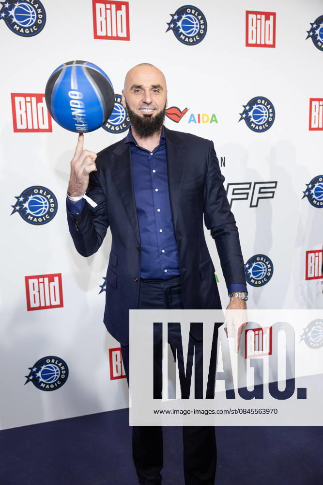 NBA Tip Off Dinner Axel Springer Marcin Gortat Tip off Dinner On the occasion of the NBA game on January 15, Axel Springer Verlag invites you to a dinner at the publishing house in Berlin