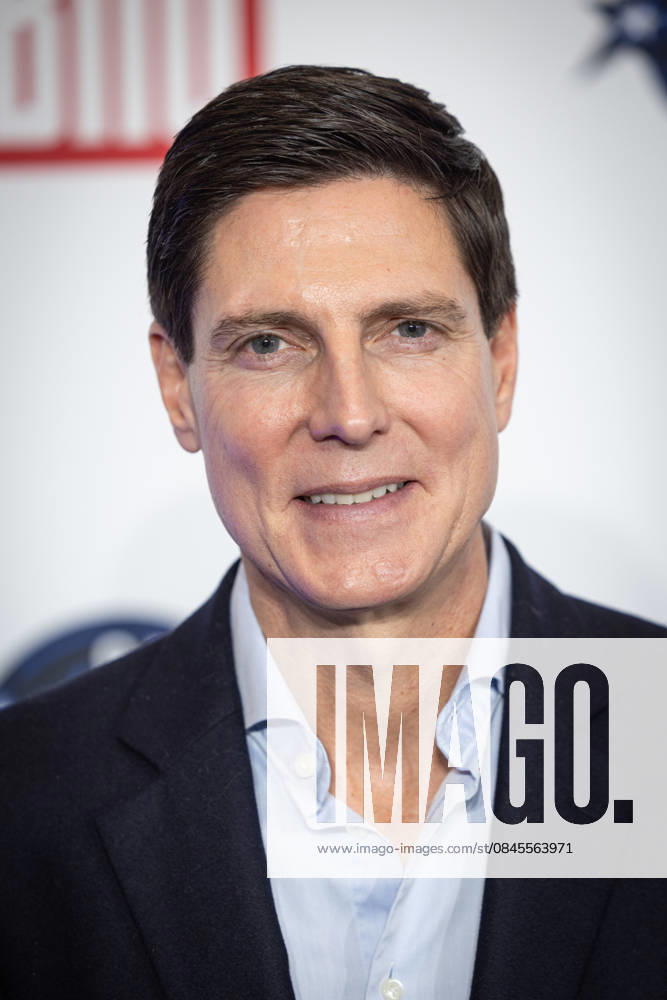 NBA Tip Off Dinner Axel Springer Marcus Höfl Founder and owner of the Kitzbühel-based MHM Group Tip off Dinner Axel Springer Verlag invites you to a dinner at the publishing house in Berlin on the occasion of the NBA game on January 15th.
