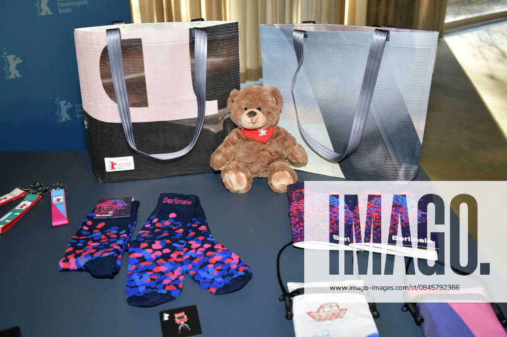 Presentation of the merchandise items before the program press conference of the Berlinale 2026 76 Berlin International Film Festival at the Akademie der Künste Berlin, 20 01 2026 Foto:xM.xBehrensx xFuturexImagex berlinale_pk_6101