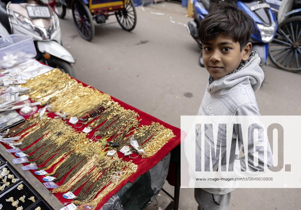 IND , INDIA This boy works in the vending place of his parents in Agra instead of going to school Child labor , 04 01 2026 IND , INDIA This boy works in the vending place of his parents in Agra instead of going to school Child labor