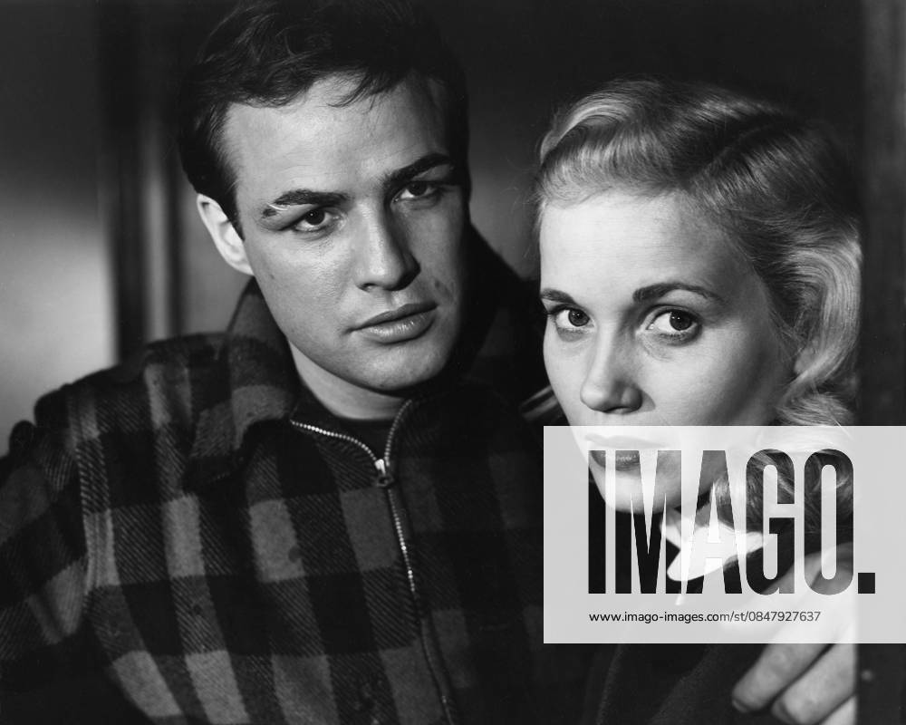 On the Waterfront Marlon Brando, Eva Marie Saint 1954 Columbia Pictures ** I.V. M.T.