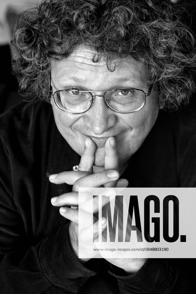 Portrait of Rene JACOBS conductor, opera singer at his place in Marais district 22 09 2005 Philippe Matsas Opale photo
