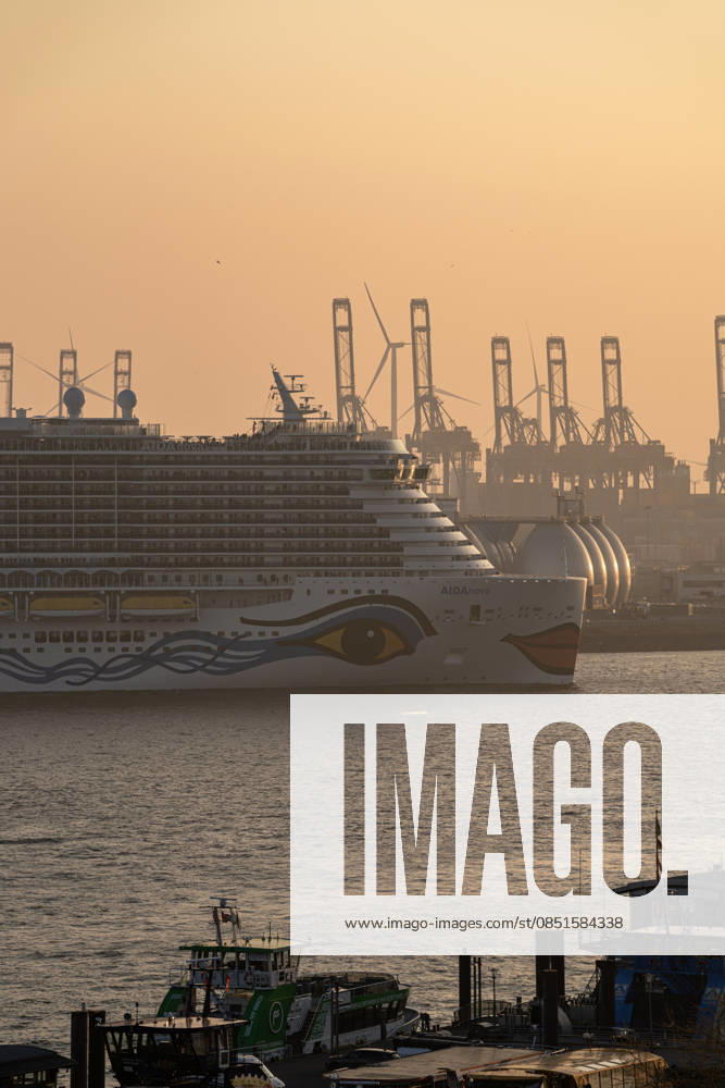 Germany, Hamburg cruise ship AIDAnova on the Elbe in front of containe