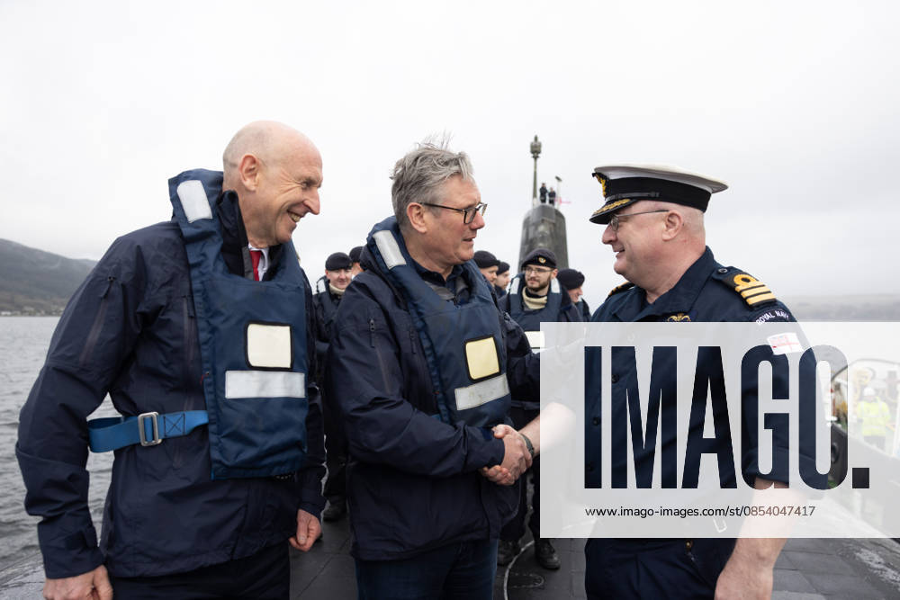 Prime Minister Keir Starmer visits submarine 18 04 2026. Scotland, United Kingdom. Prime Minister Keir Starmer and Defence Secretary John Healey meet submariners as they visit a Vanguard class submarine off the coast of Scotland following the completion of the UK s latest nuclear deterrent patrol., Credit:Simon Dawson Avalon United Kingdom, Argyll & Bute, Scotland